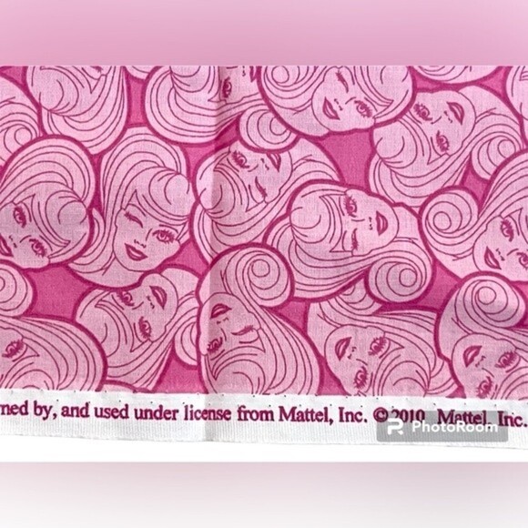 Rare Barbie Packed Head Cotton Retired Fabric one Full Yard 45Lx36H - Picture 5 of 8